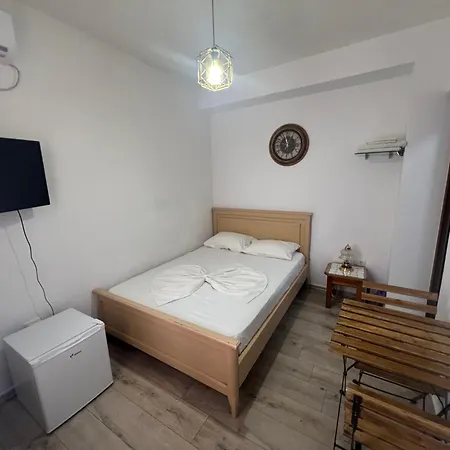 Click * Gjirokastra